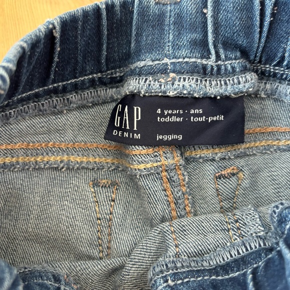 NWT Girls 4T Gap Jeggings Skinny Jeans 2 Pairs - Picture 6 of 6
